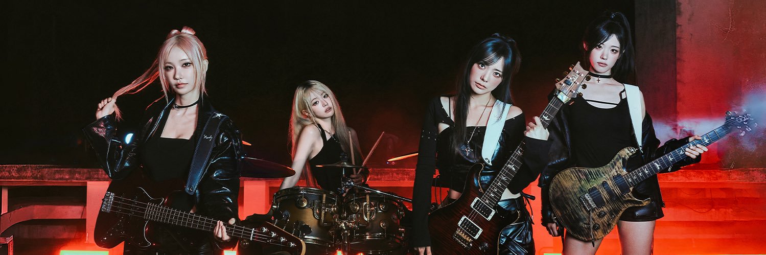 Discovery splash banner for QWER 바위게 커뮤니티 서버 Discord server